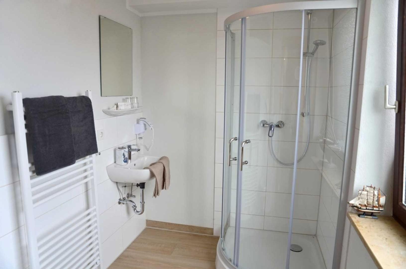 Hotel Zur Seerobbe Κουξχάφεν Εξωτερικό φωτογραφία